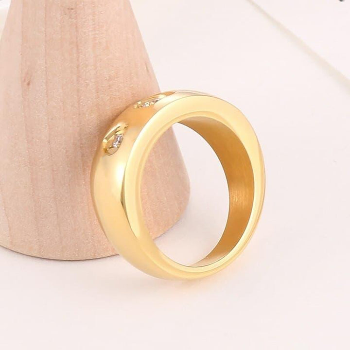 KALEN New In 18k Gold IP Plated Stainless Steel Cubic Zirconia Ring Personalized Cordate Jewelry For Men And Women Gift.