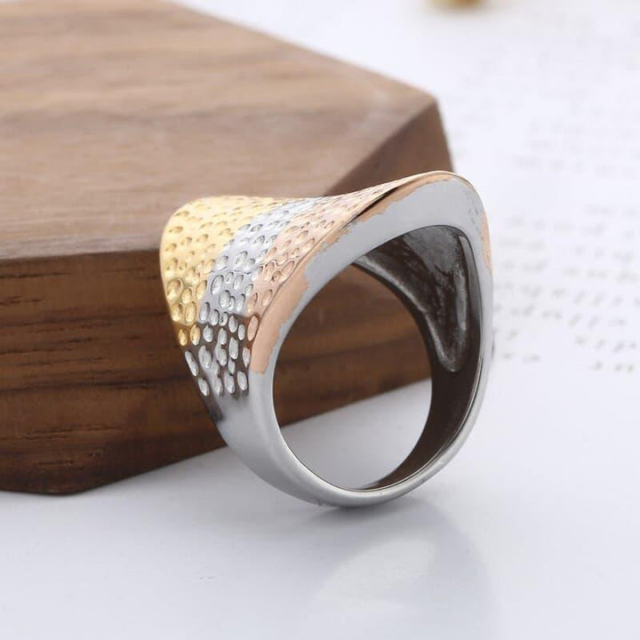 KALEN New Vintage Wide Polka Dot Mixed Color Stainless Steel Ring For Women Exaggerated Personality Wind Punk Party Jewelry.