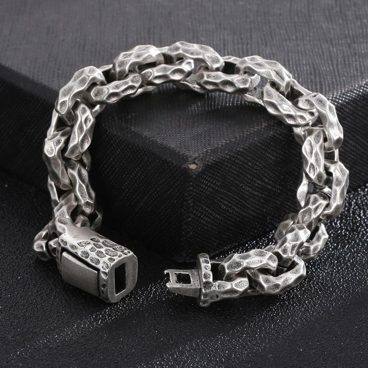 KALEN Personalised Design Hammered Titanium Steel Tide Men's Jewellery Wholesale Biker Stainless Steel Men's Square Bracelet.