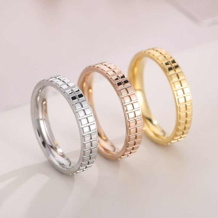 KALEN Waterproof Simple Jewelry Stainless Steel Ring Gold Plated Grid Bold Stacker Rings For Women Grils Metal Lattice Band Ring.