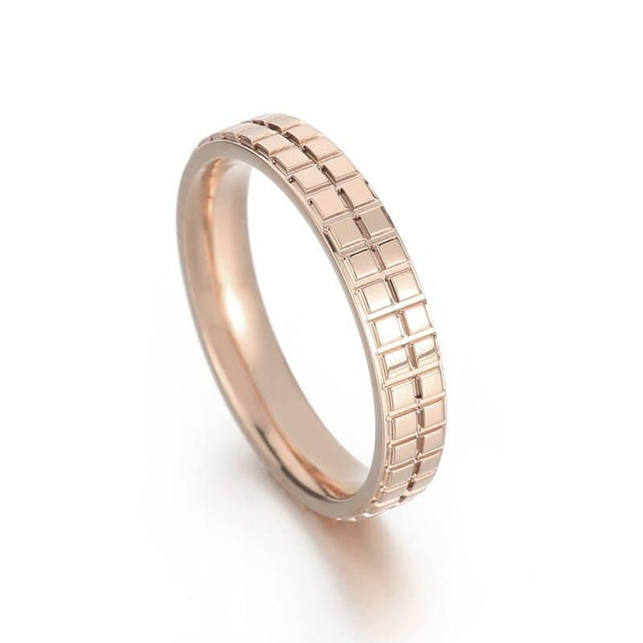 KALEN Waterproof Simple Jewelry Stainless Steel Ring Gold Plated Grid Bold Stacker Rings For Women Grils Metal Lattice Band Ring.