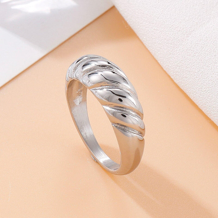 Wedding Bands Croissant Chunky Gold Color Rings For Women Ladies Vintage Anillos High Grade 316L Stainless Steel Fashion Jewelry.